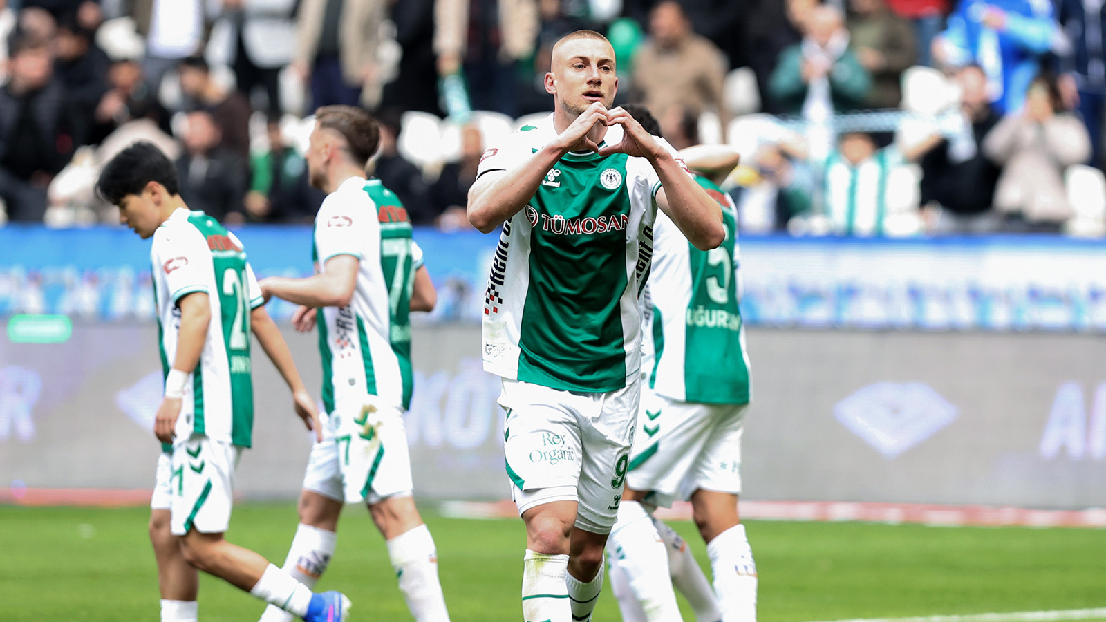 Konyaspor, Fatih Karagümrük'ü 3 golle geçti