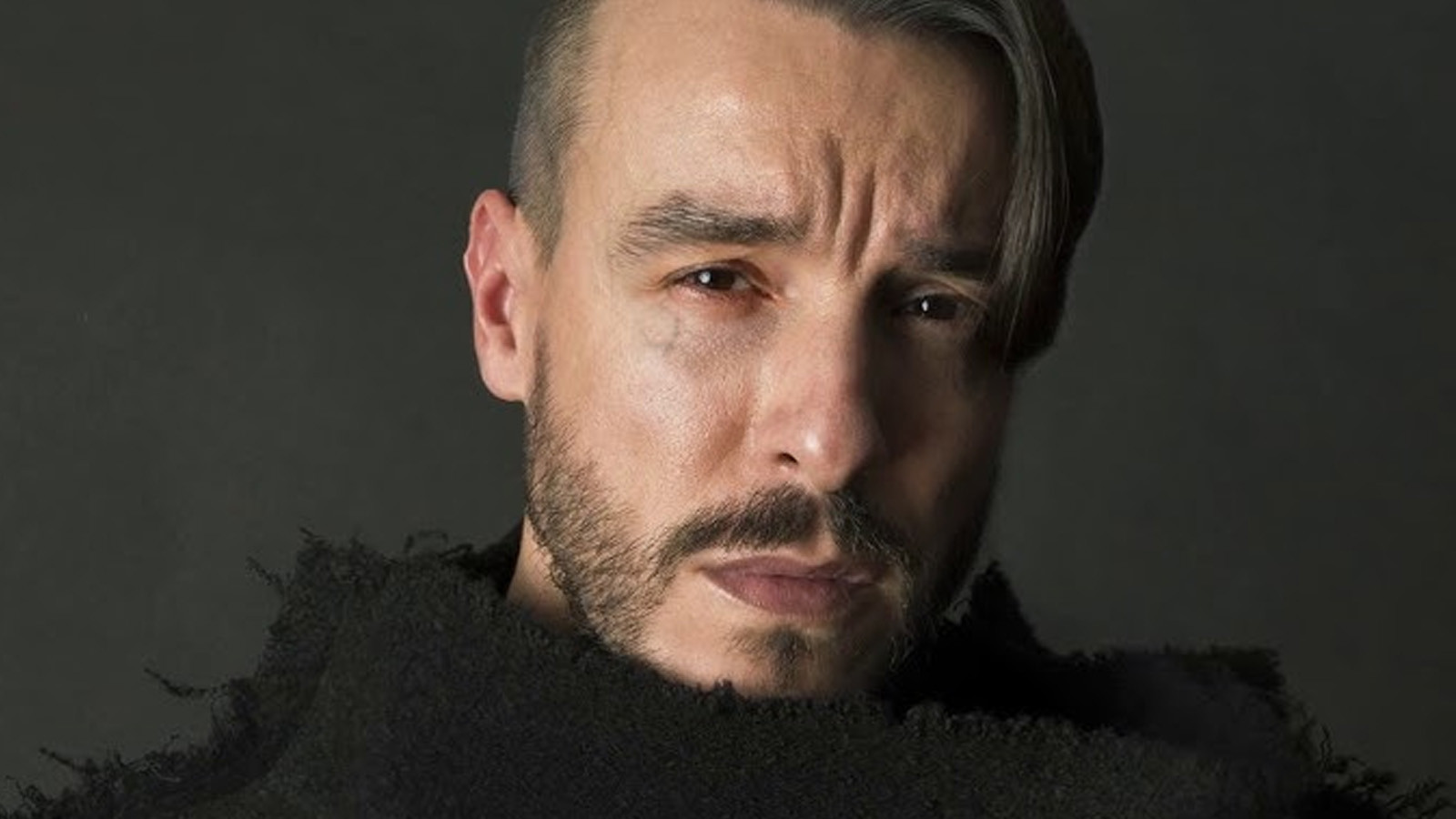 "Uyuşturucu" soruşturmasında gözaltı kararı bulunan Cem Adrian'dan açıklama