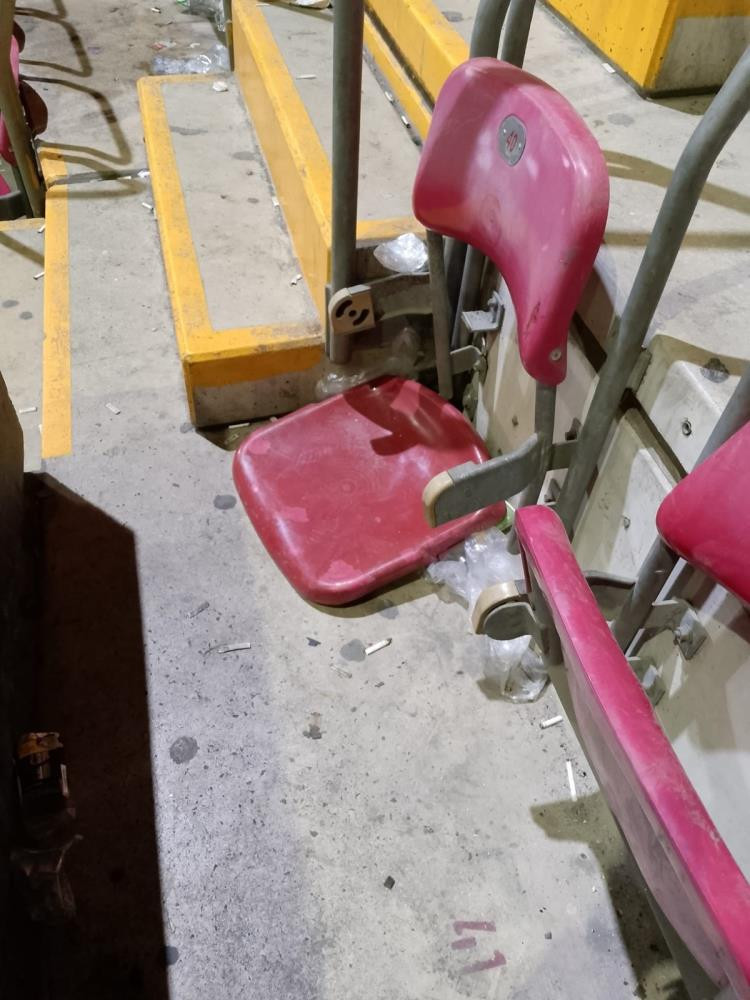 Galatasaray'dan fotoğraflı cevap: Kocaelispor taraftarı büfelere saldırdı - Resim : 1