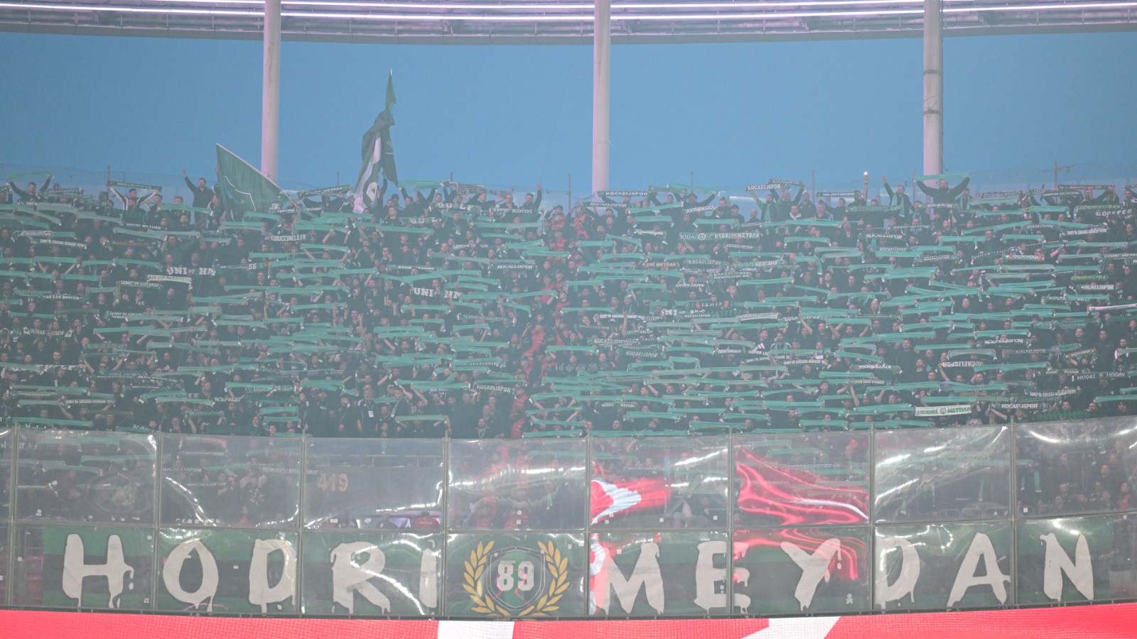 Galatasaray: Kocaelispor taraftarı büfelere saldırdı