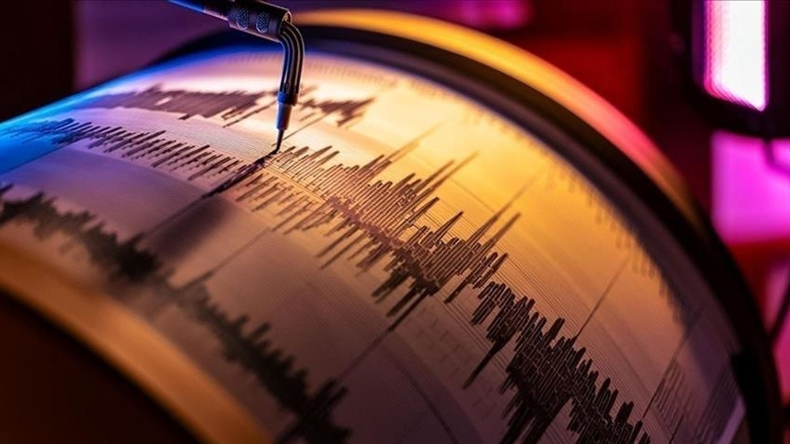 Akdeniz'de 4.7 büyüklüğünde deprem