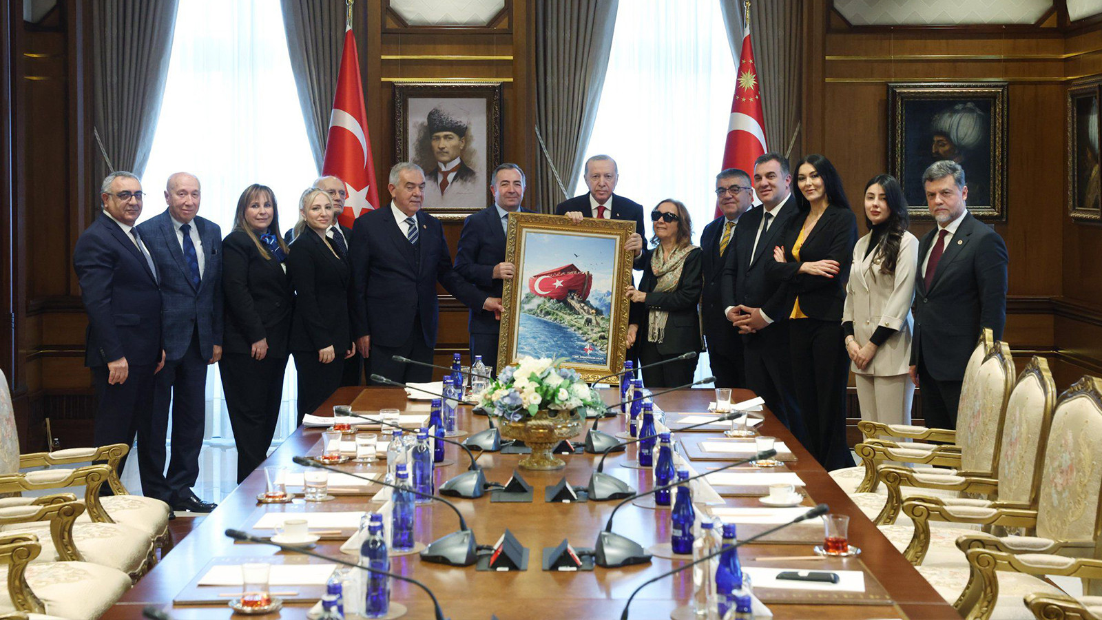 Cumhurbaşkanı Erdoğan, Türk Demokrasi Vakfı heyetini kabul etti