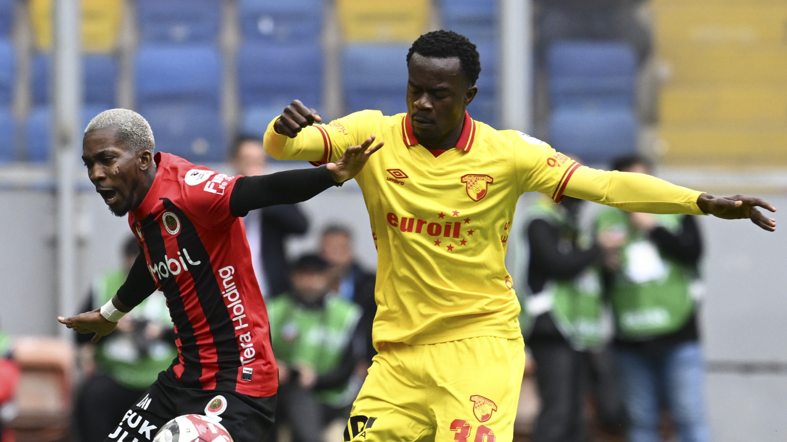 Galatasaray maçı öncesi Henry Onyekuru kadro dışı bırakıldı