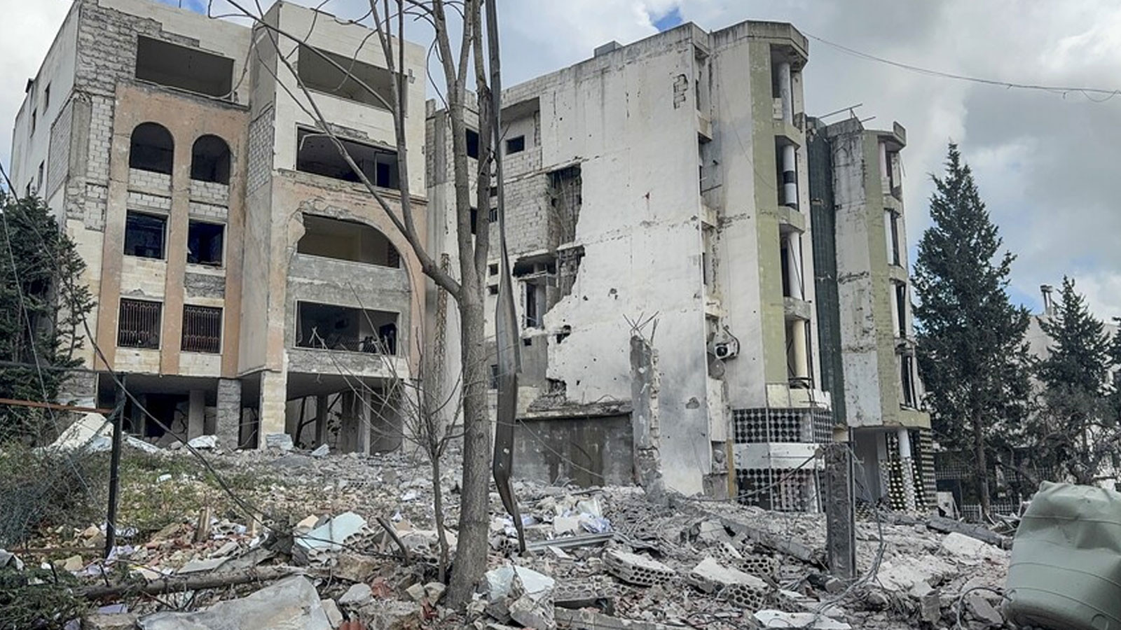 İsrail ordusunun Lübnan'ın güneyine saldırıları sürüyor