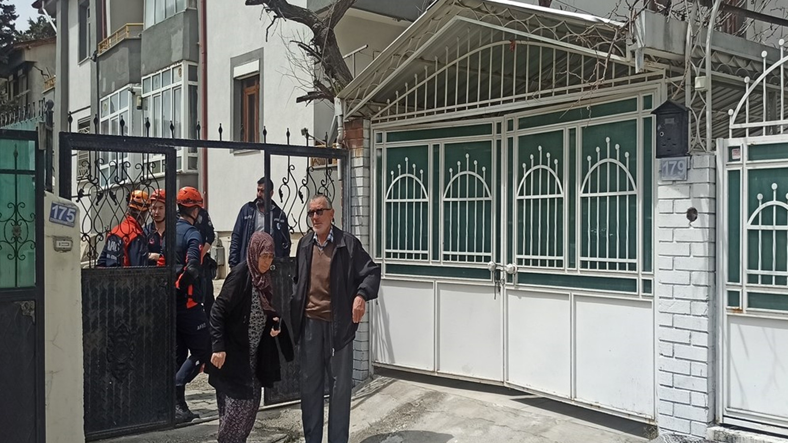 Konya'da 3.2'lik depremin ardından 2 bina tahliye edildi