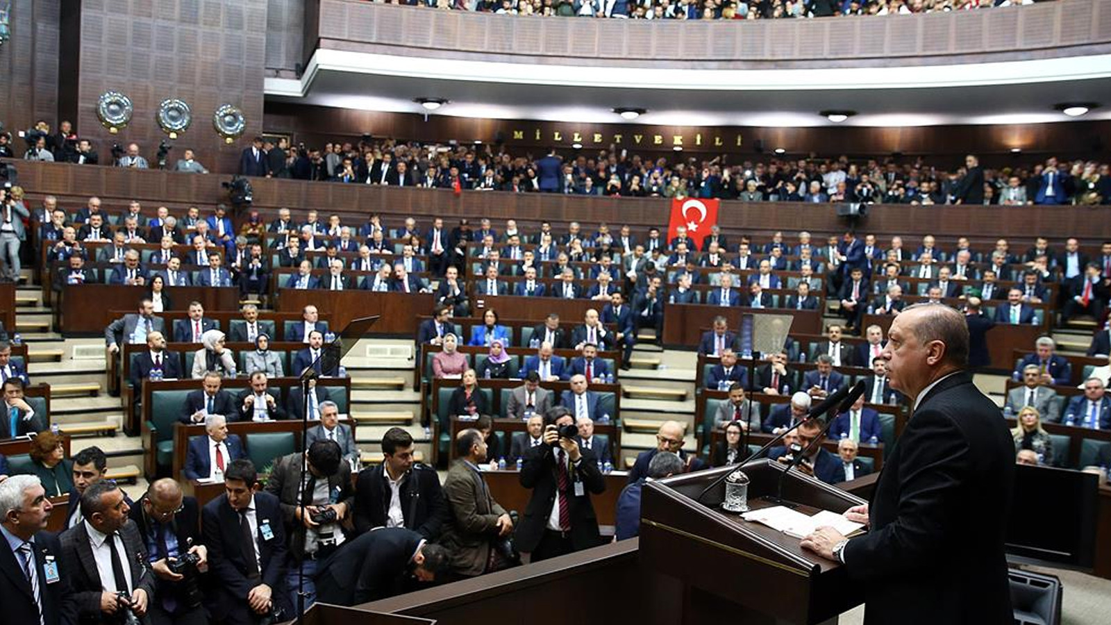 4 belediye başkanı AK Parti’ye geçiyor: Rozetleri Erdoğan takacak