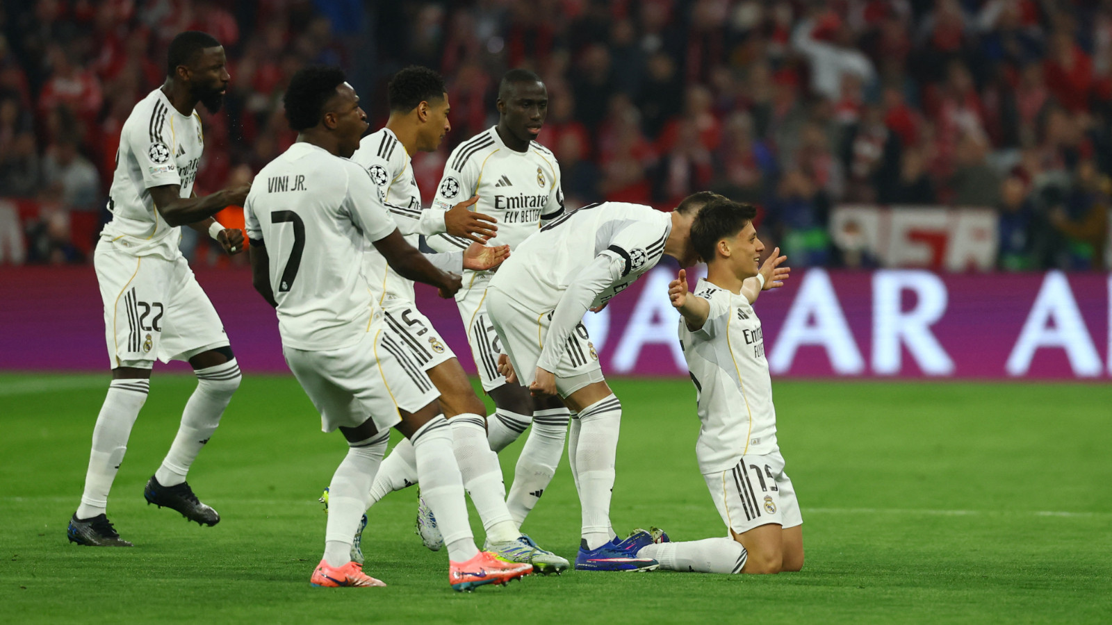 Arda Güler'den Bayern'e uzaklardan harika gol