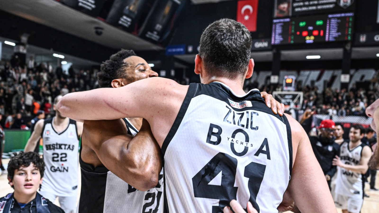 Beşiktaş - Ailağa Petkimspor maçı ertelendi