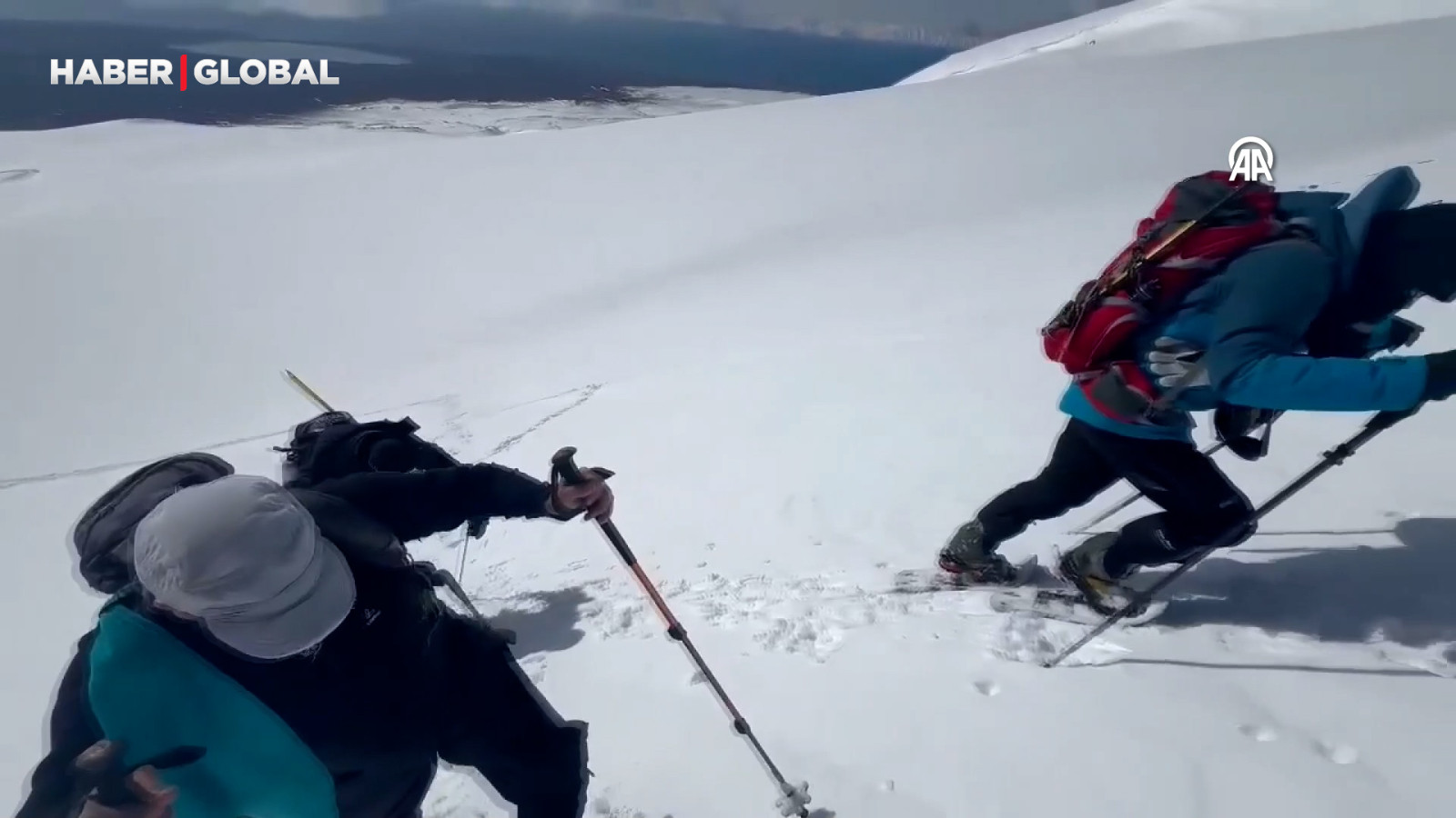 Bitlis'te Süphan Dağı'na tırmanmak isteyen dağcılara kar engeli