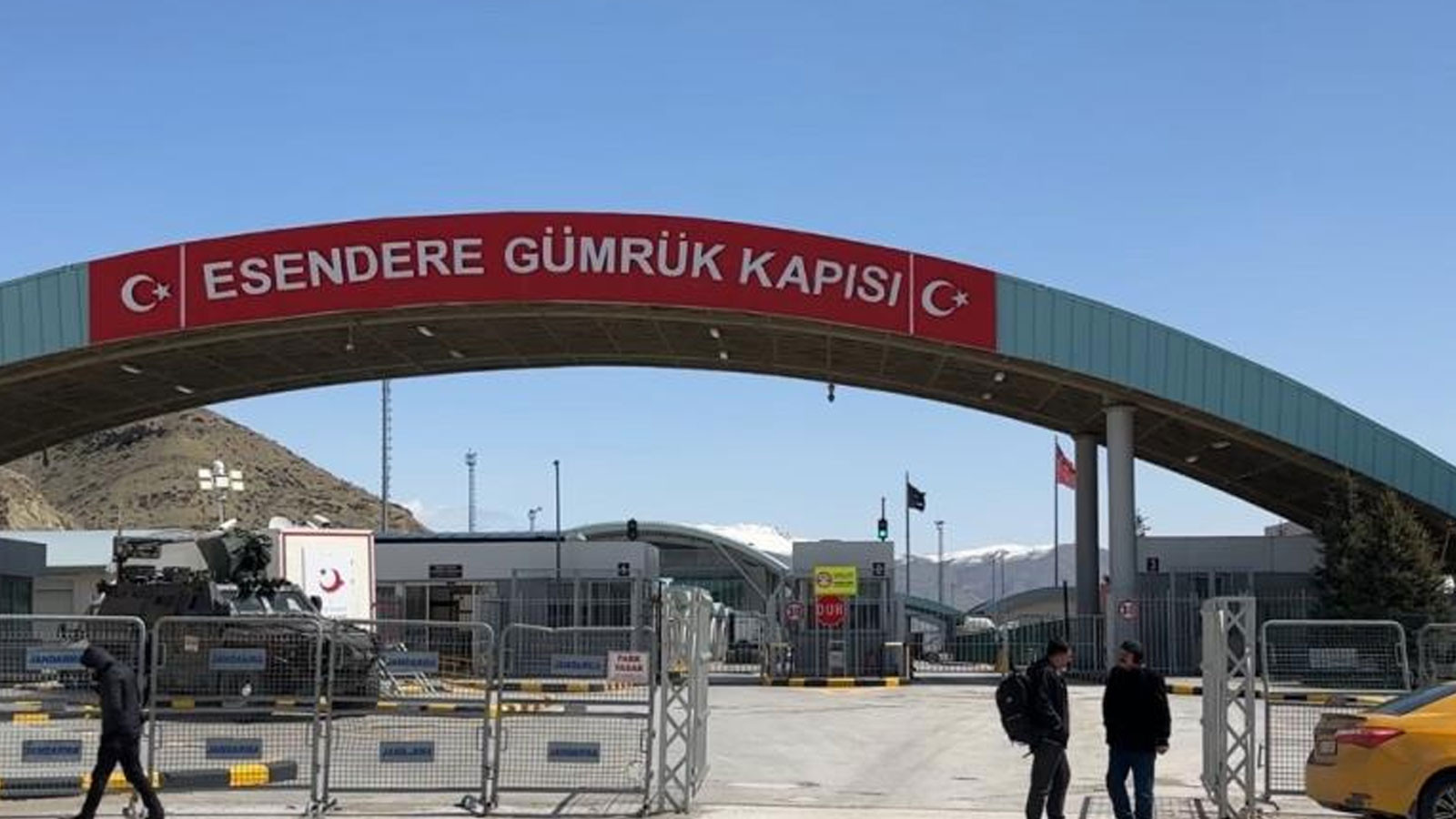 Esendere Sınır Kapısı’nda "güvenli geçiş" mesaisi sürüyor