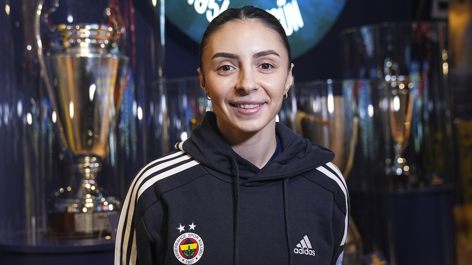 Fenerbahçeli basketbolcu Alperi Onar: "Euroleague'de Türk finali çok güzel olur"