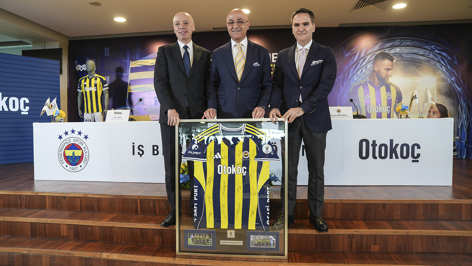 Fenerbahçe'nin forma göğüs sponsorluğu yenilendi