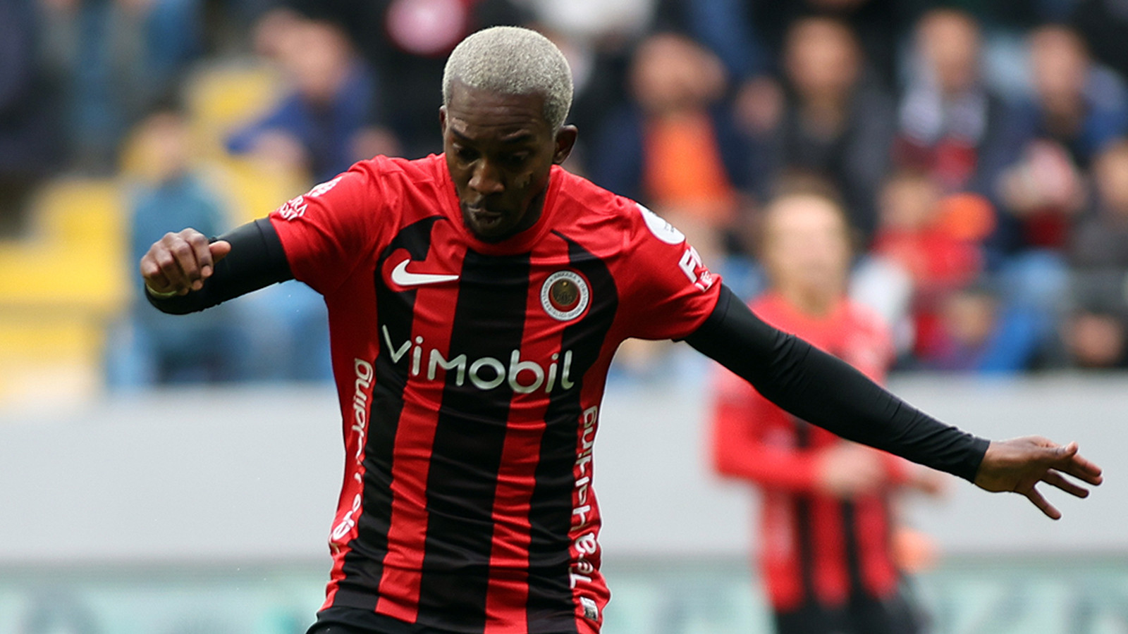 Gençlerbirliği'nde Onyekuru için resmi açıklama: Kadro dışı kaldı mı?