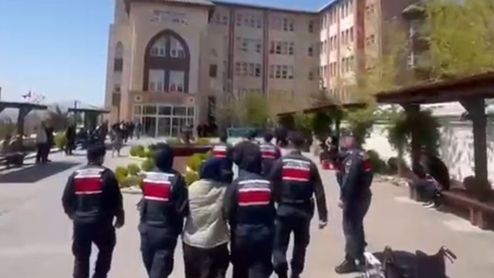 Kahramanmaraş'ta karısını tabanca ile öldüren koca tutuklandı