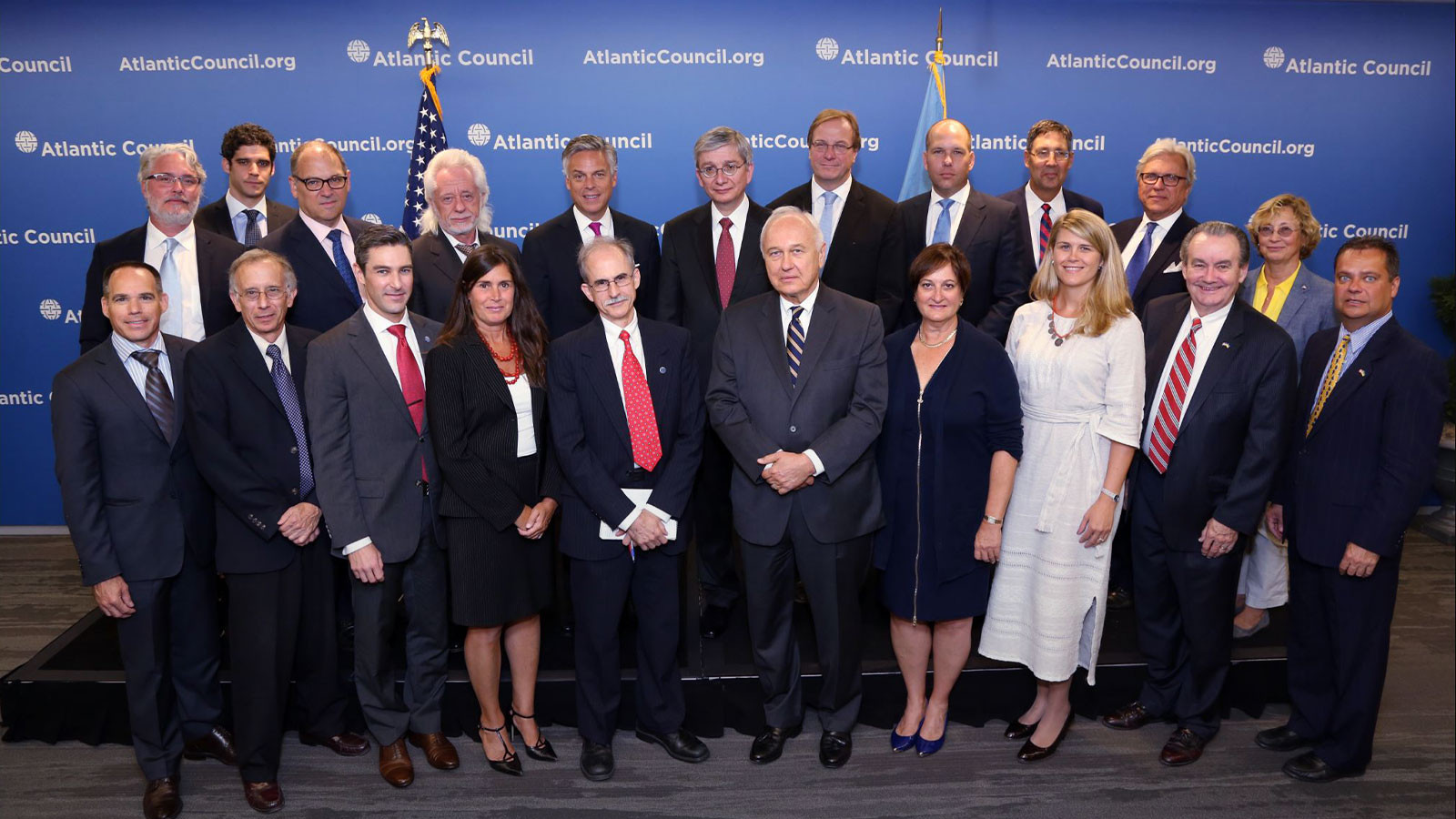 Silah şirketleri fonluyor! Düşünce değil savaş kuruluşları