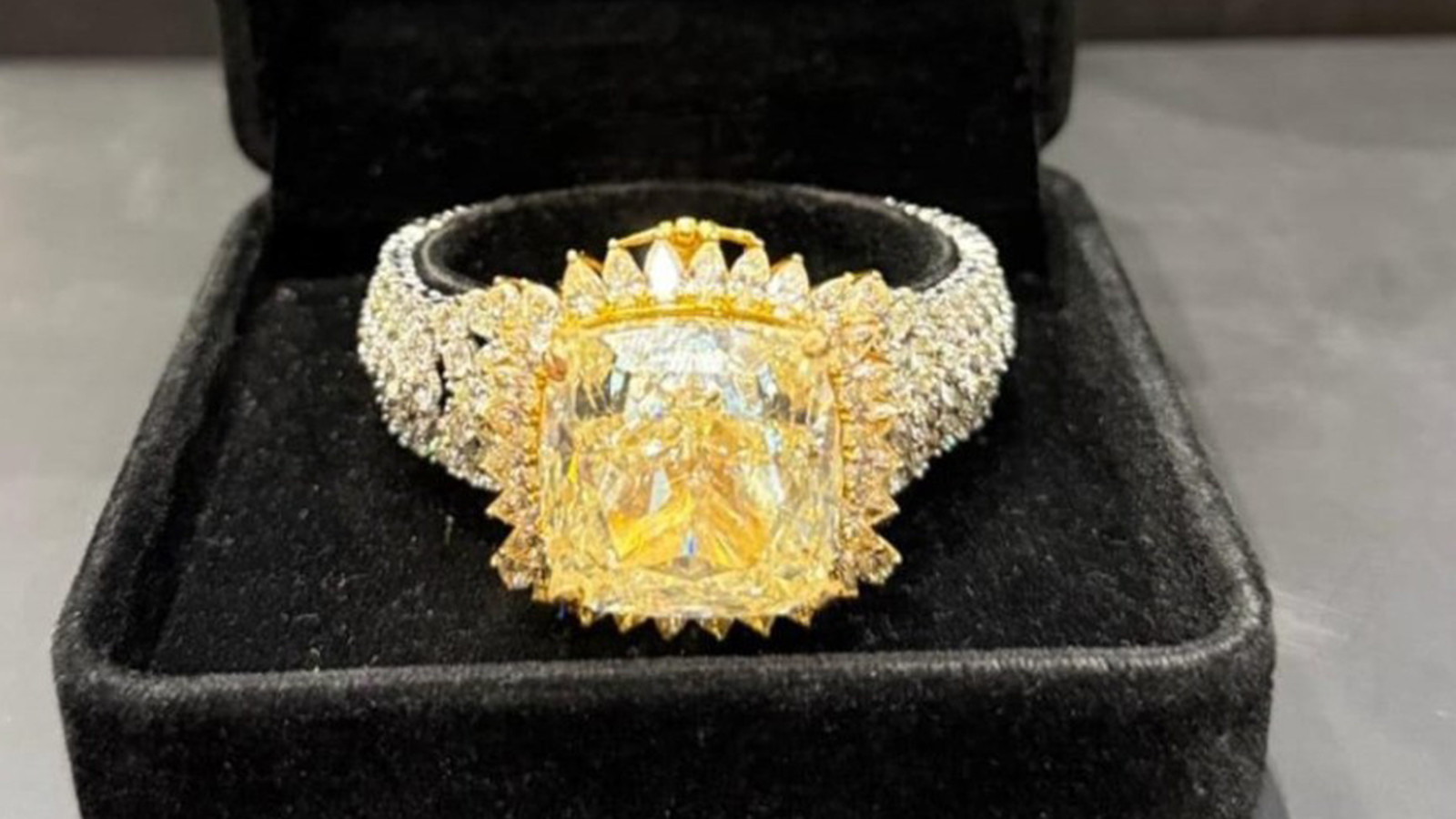 3 milyon dolar değerinde; Kapalıçarşı'da kaçak pırlanta satmaya çalışan 6 şüpheli yakalandı