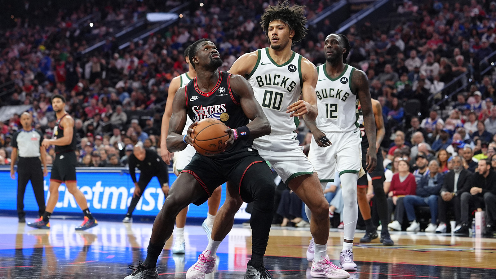 Adem Bona'lı Philadelphia 76ers, NBA play-off'larına kalmayı başardı