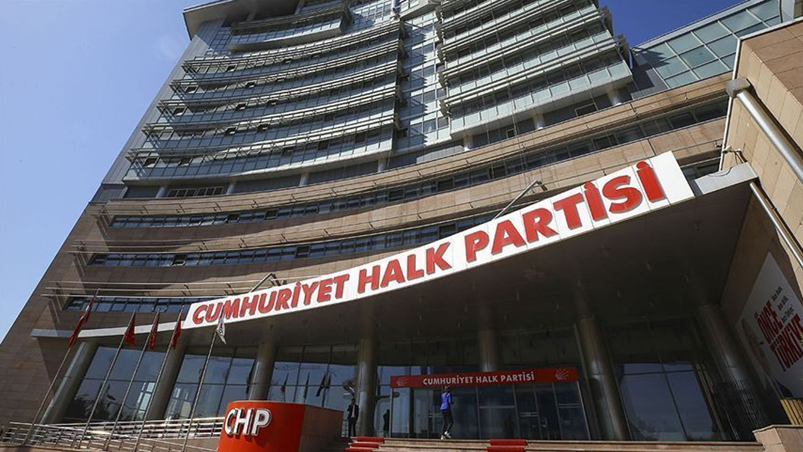 CHP'den AYM'ye başvuru