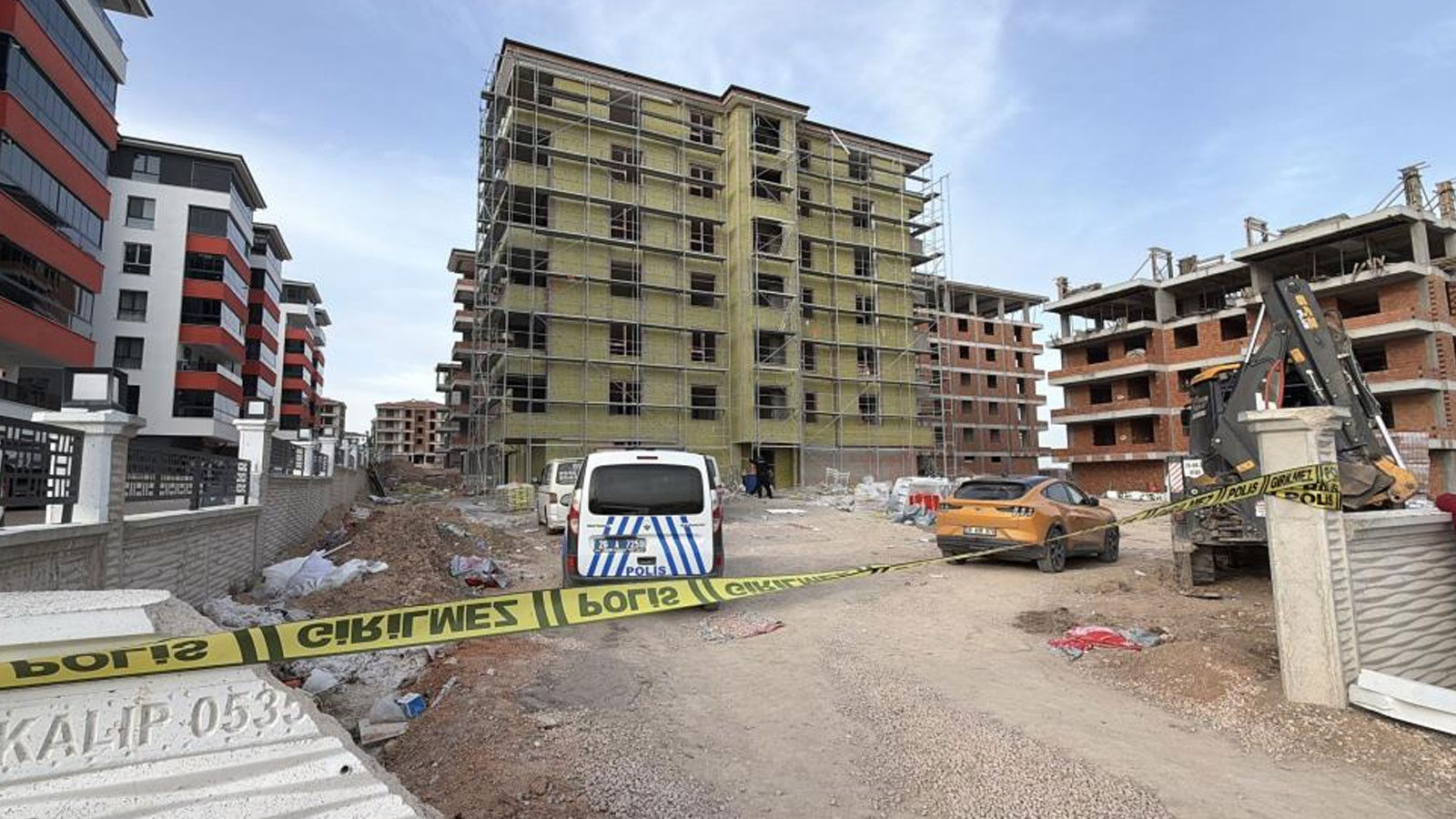 Eskişehir'de asansör boşluğuna düşen işçi yaşamını yitirdi