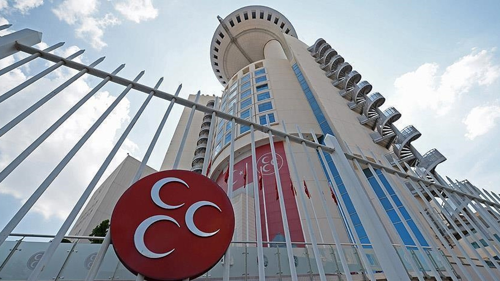 MHP Kütahya İl Teşkilatını feshetti