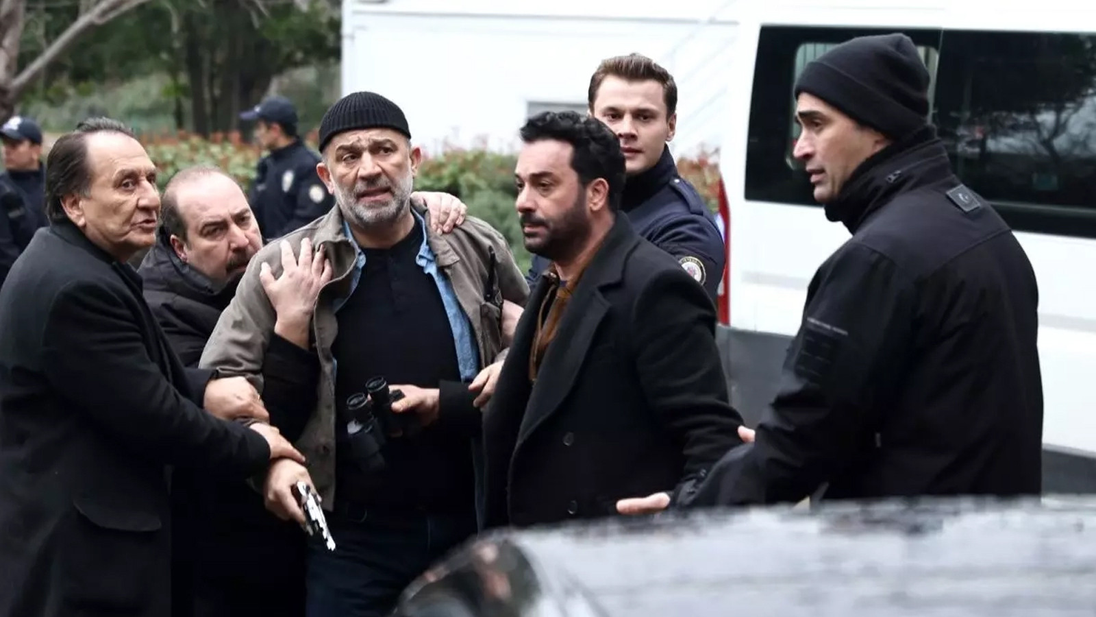 Arka Sokaklar 746. bölüm tek parça full izle! Kanal D Arka Sokaklar son bölüm izle!