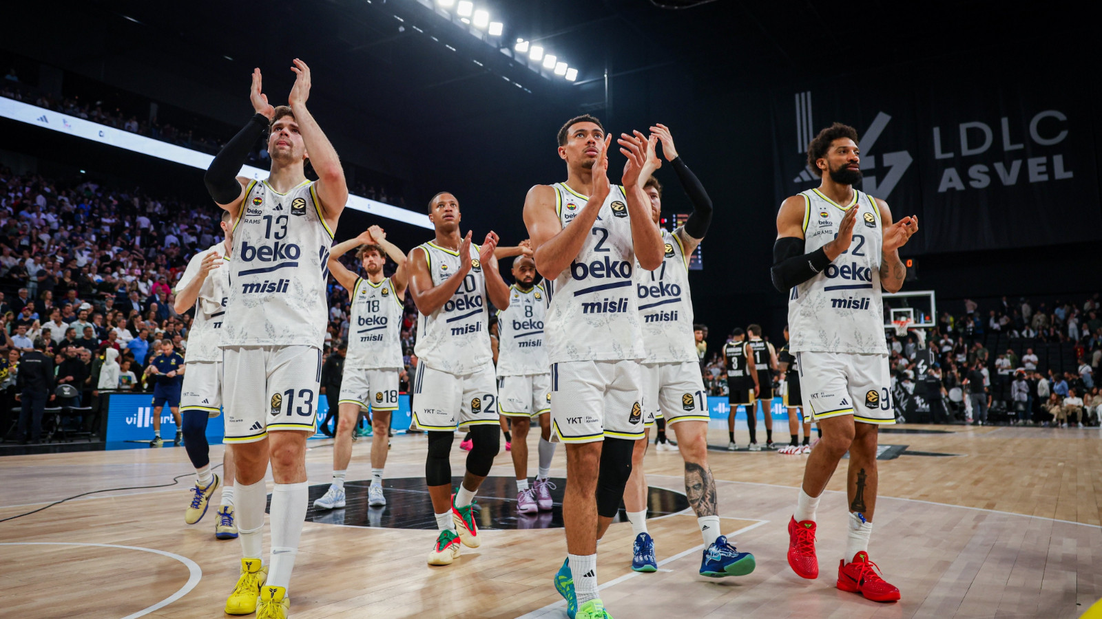 Fenerbahçe Beko, Asvel'i deplasmanda 81-76 mağlup etti