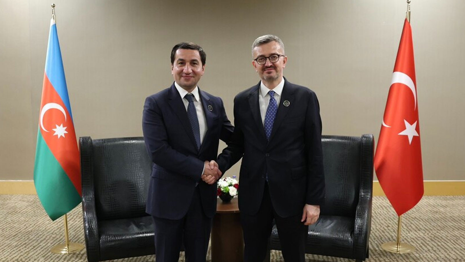 İletişim Başkanı Duran, Azerbaycan Cumhurbaşkanı Müşaviri Hacıyev ile görüştü