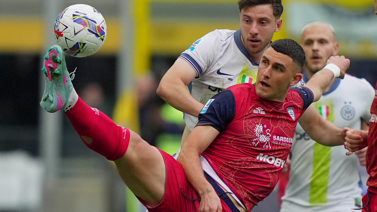 Inter Cagliari maçı:  Hakan Çalhanoğlu ilk 11'de, Semih Kılıçsoy yedek kulübesinde