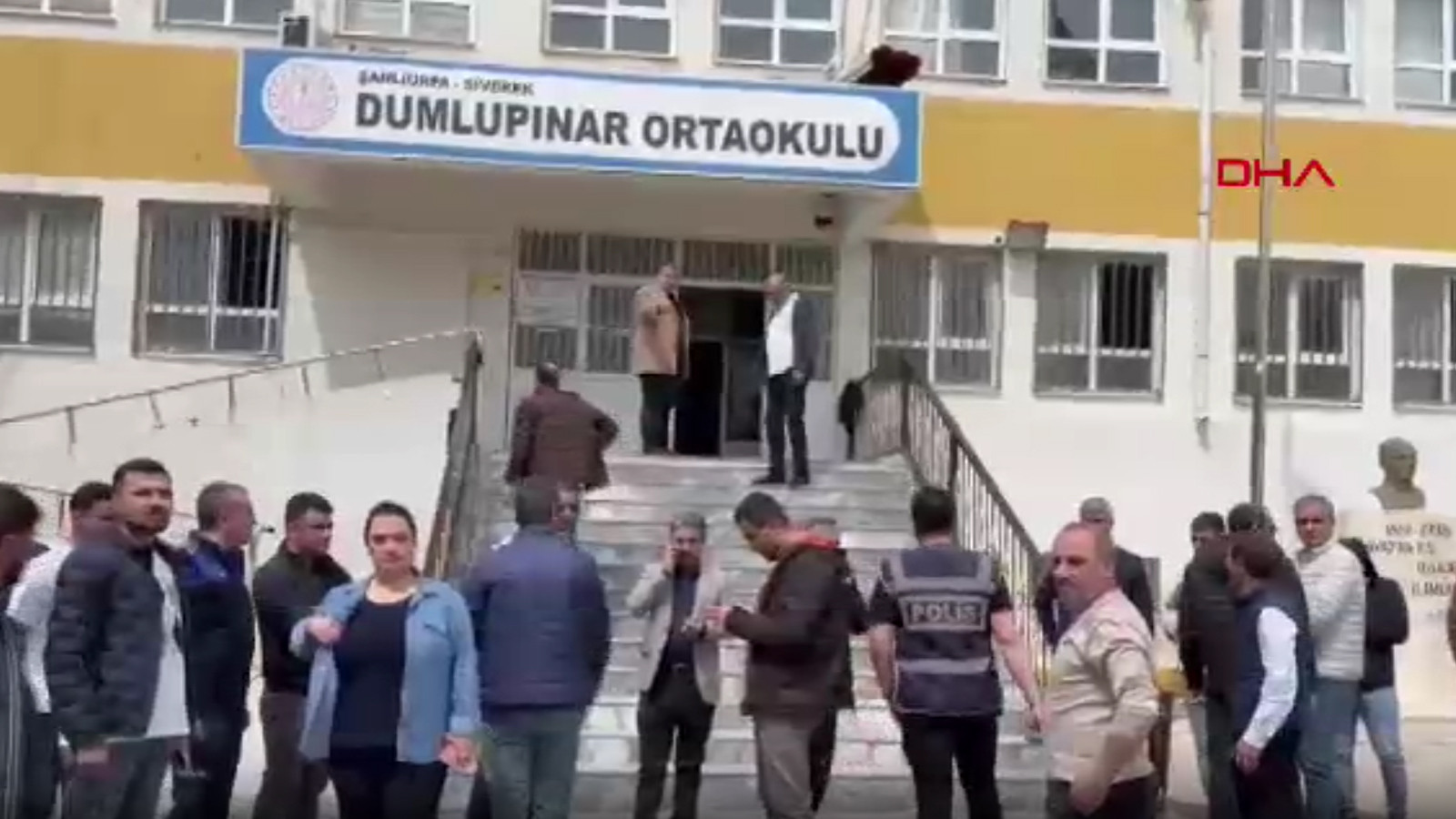 Şanlıurfa Siverek'te müdür yardımcısına bıçaklı saldırı girişimi