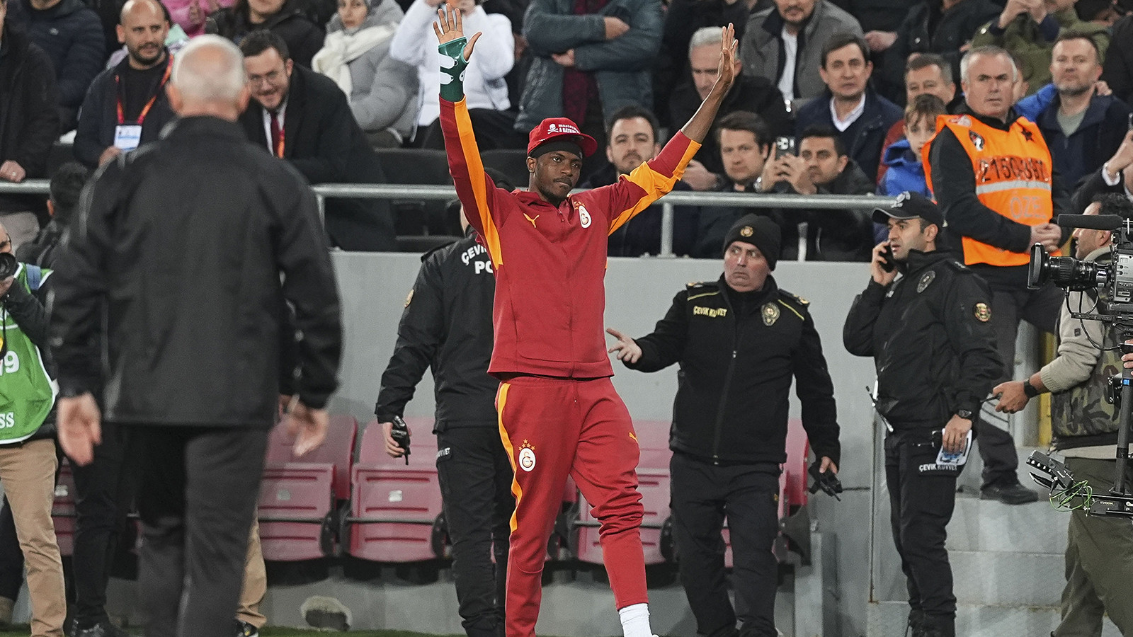 Ankara'ya götürülen Victor Osimhen kadroya alınmadı