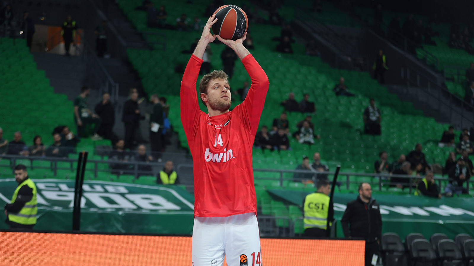 Euroleague'in sayı kralı Olympiakos'tan Sasha Vezenkov oldu