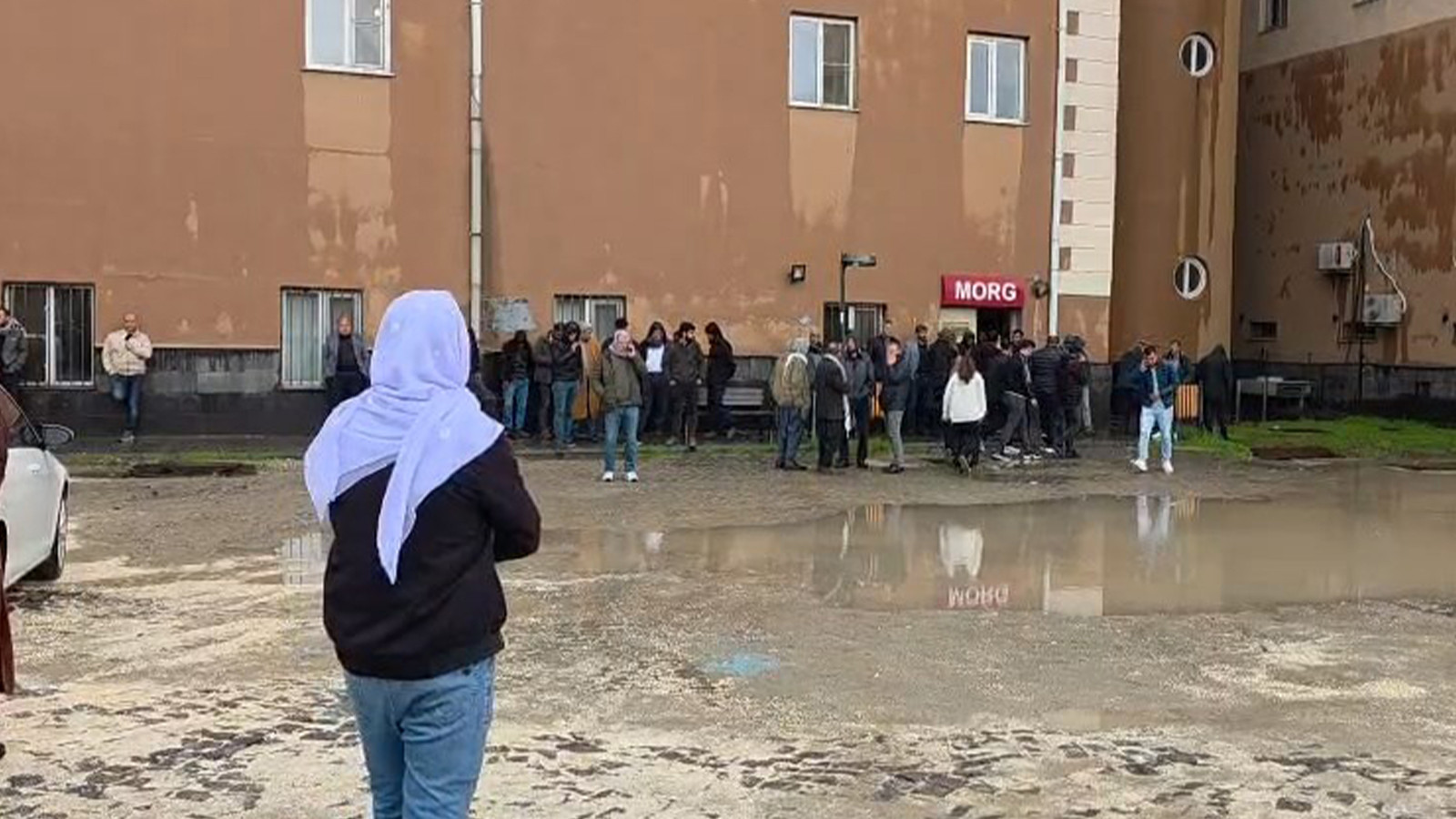 Korkunç olay! Okulun bahçesine yıldırım düştü; 2 çocuk öldü, 1'i ağır yaralı