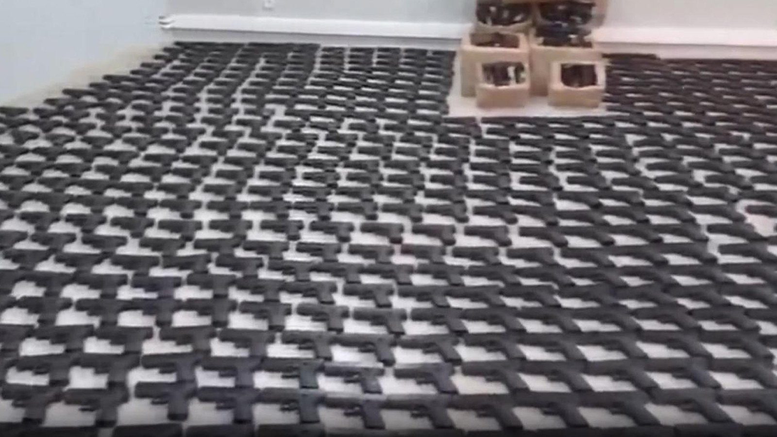 2 ilde büyük operasyon: Binlerce silah ele geçirildi