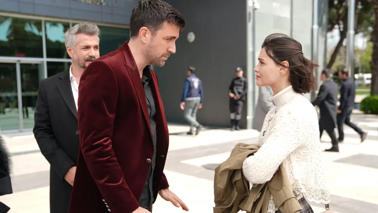 Çirkin 4. Bölüm Tek Parça Full İzle! Star TV Çirkin son bölüm izle!