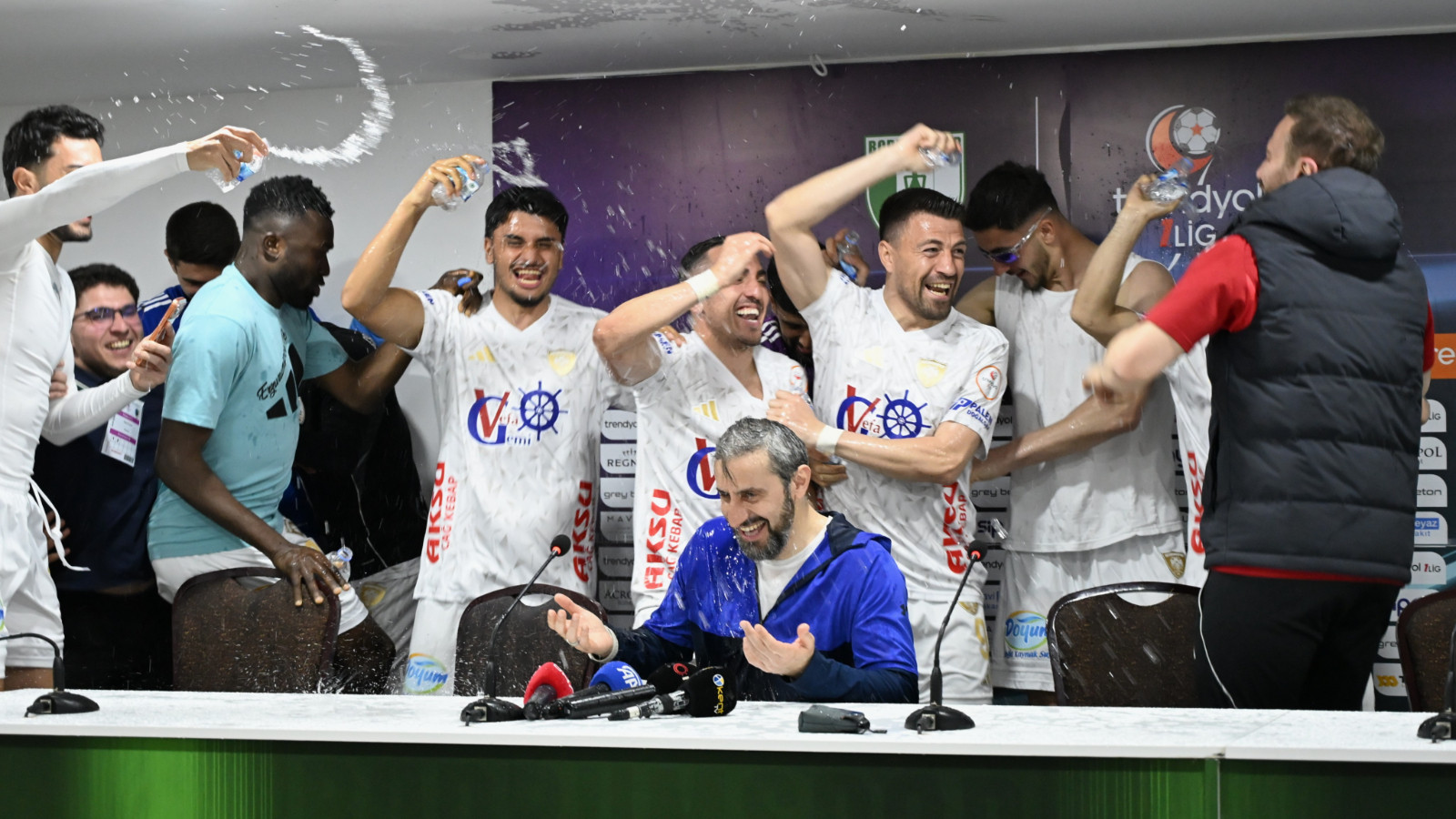 Erzurumspor şampiyonluk kutlamalarını erteledi