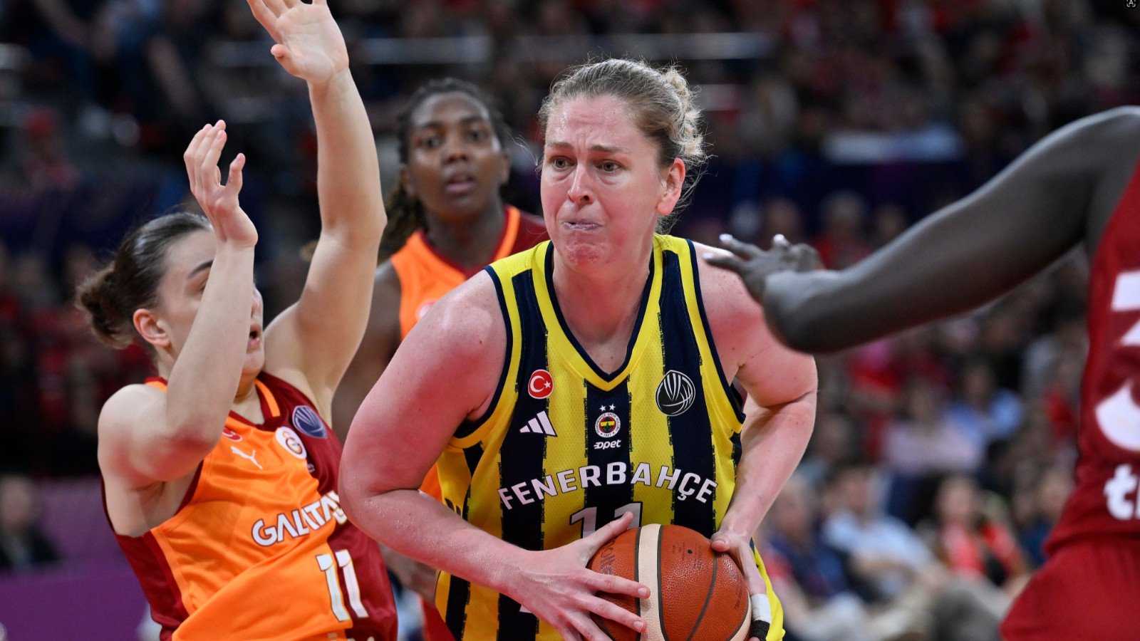 Fenerbahçe, Galatasaray'ı yenerek EuroLeague şampiyonu oldu