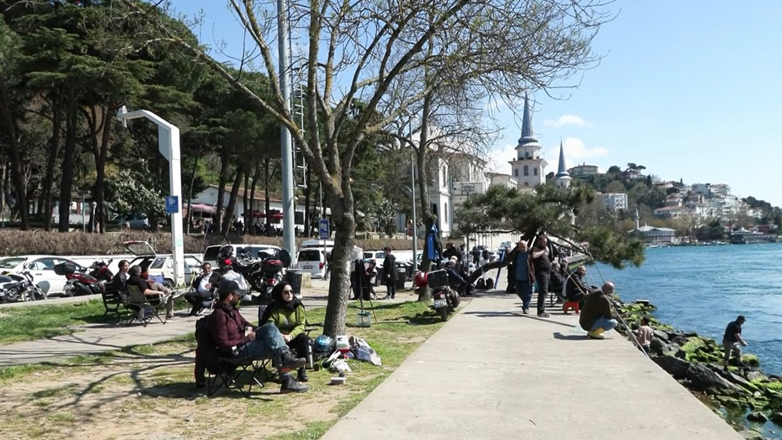 İstanbul’da güzel havayı fırsat bilenler sahillere akın etti