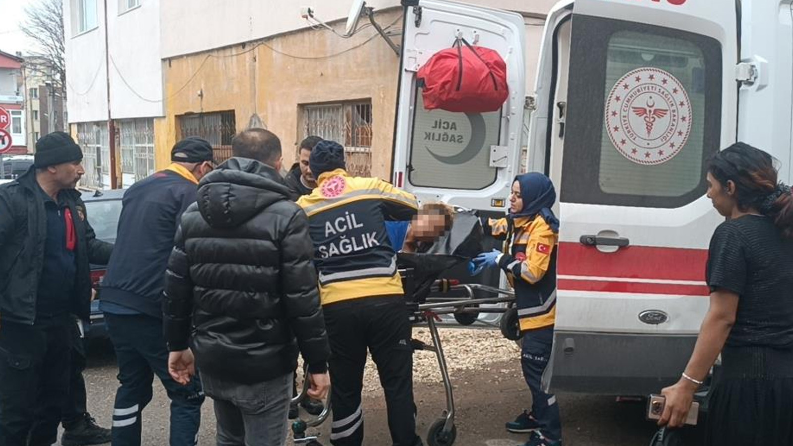 Sivas'ta dehşet: Boşanma aşamasındaki eşini dört yerinden bıçaklayıp eve kilitledi