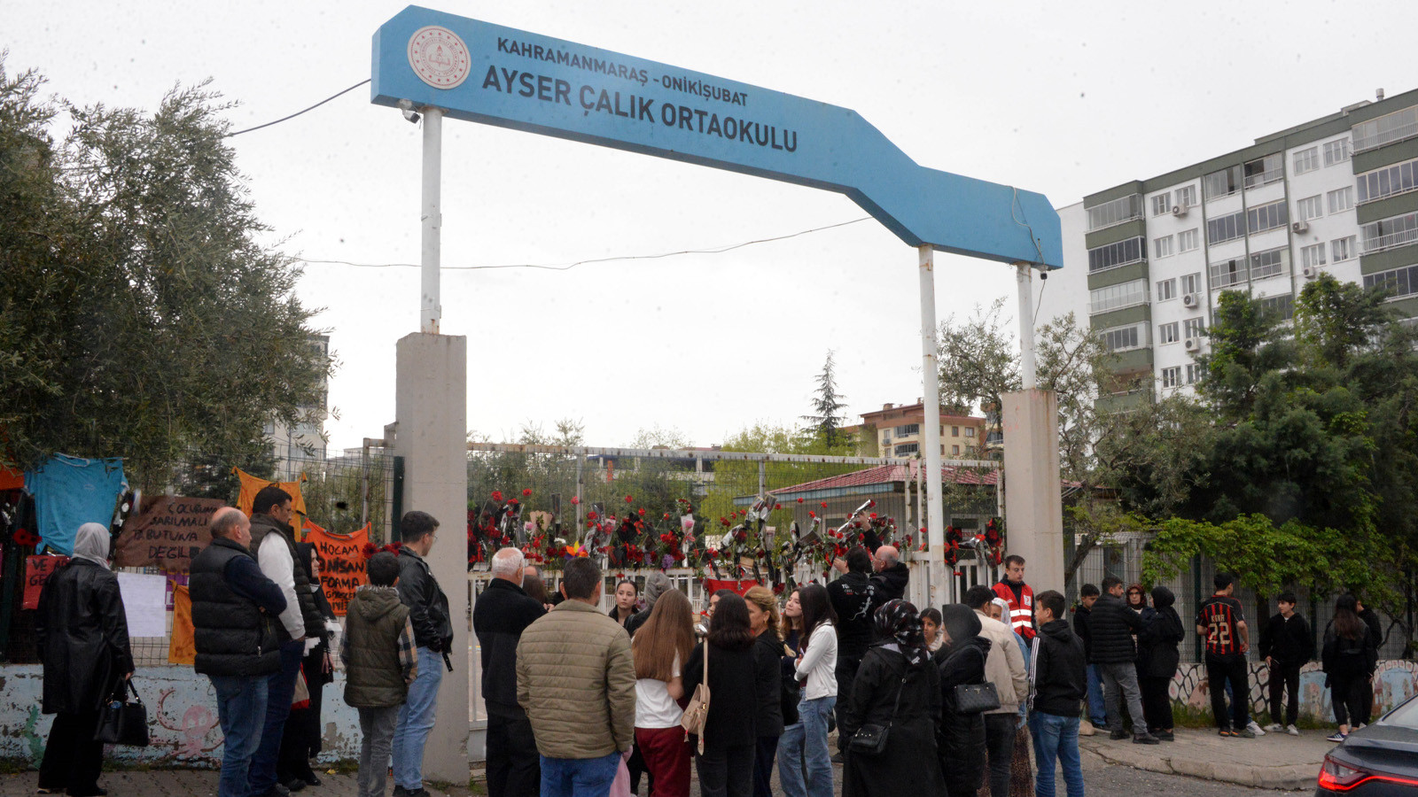 Okul saldırısında yeni detay: Arkadaşlarına saldırı yapacağını söylemiş