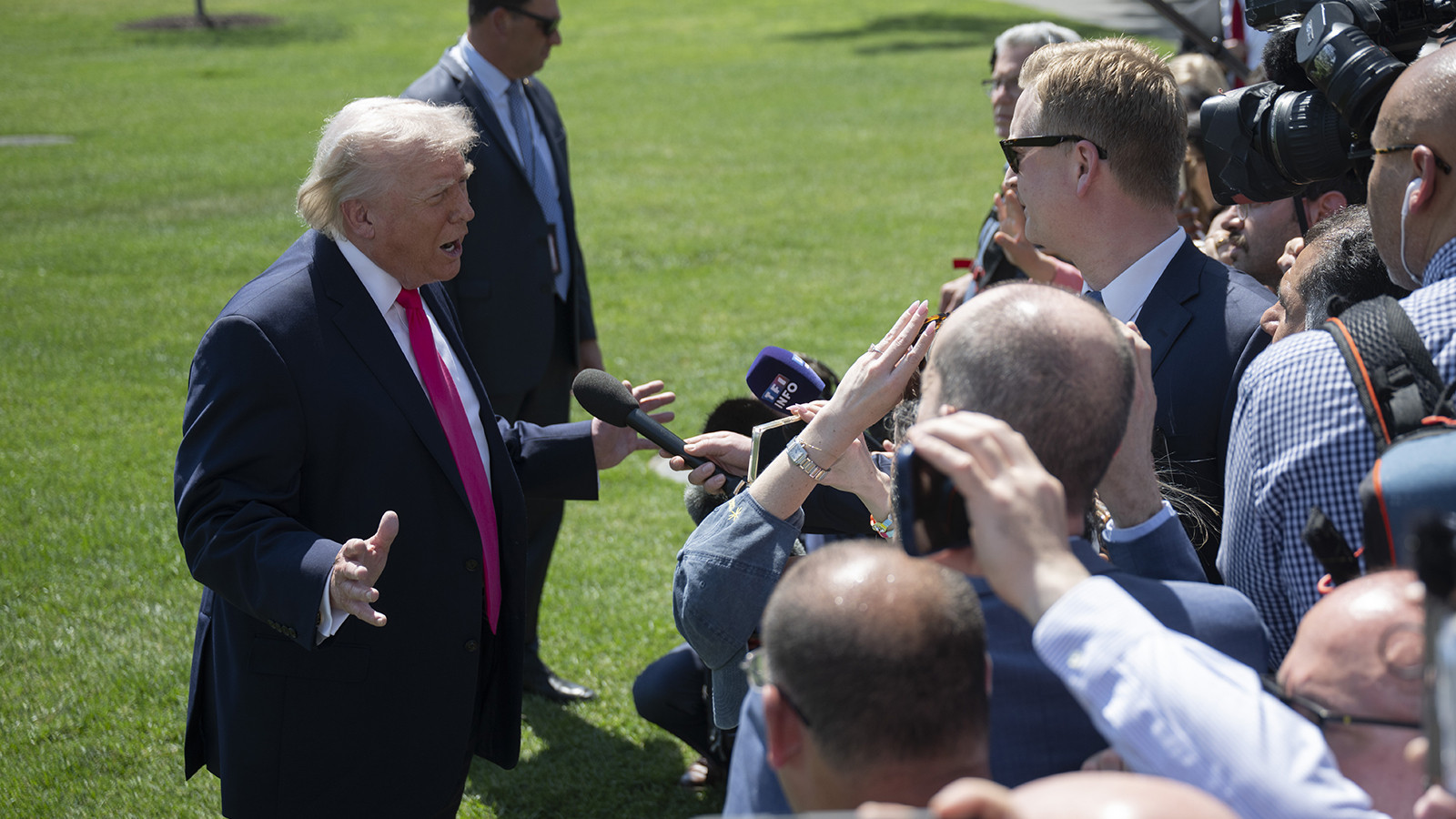 Trump'tan İran ile müzakere öncesi açıklama: Anlaşma imzalanacak