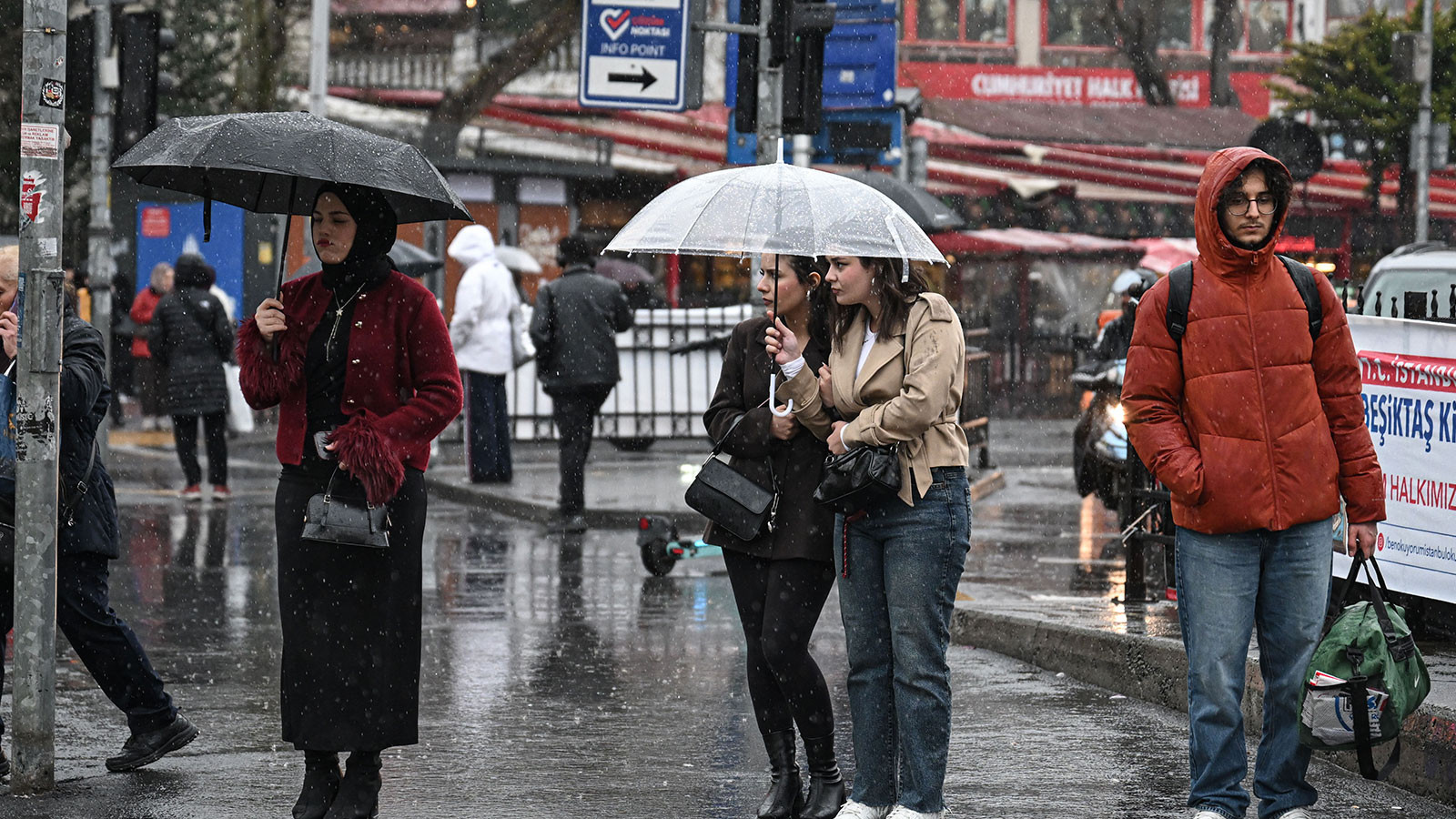 İstanbul için güneşli günler geride kaldı: Sağanak geliyor