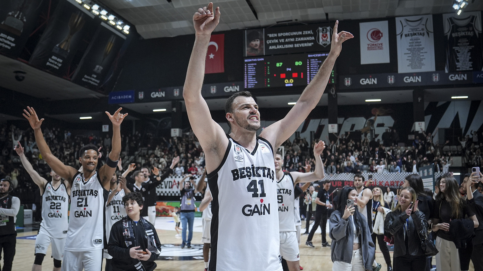 Beşiktaş, EuroCup final serisinde parkeye çıkacak