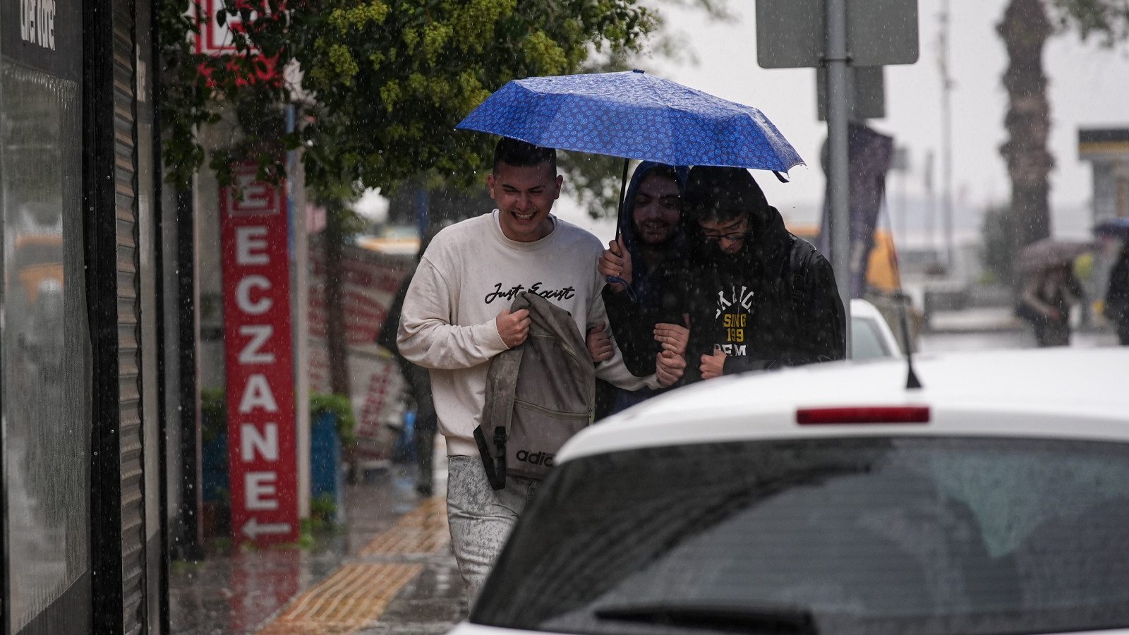 Bu 31 şehirde yaşayanlar gök gürültülü sağanak yağışa dikkat!