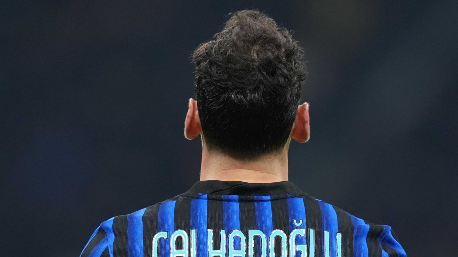 Inter Hakan Çalhanoğlu ile yola devam kararı aldı