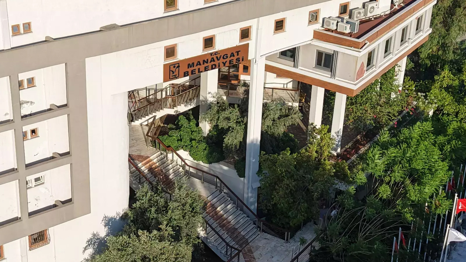 Manavgat Belediyesi'ne yeni operasyon: 21 kişi gözaltına alındı!