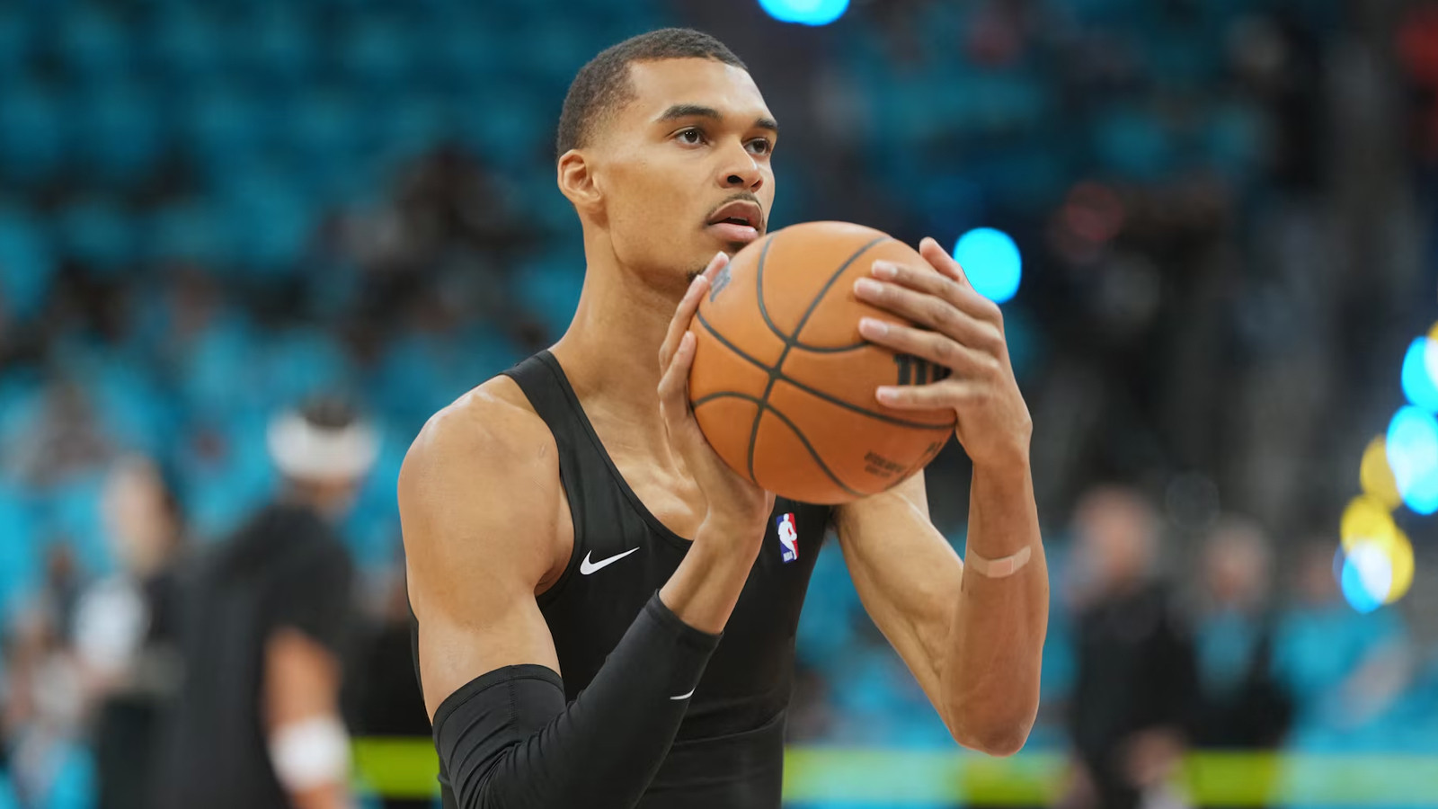 Wembanyama, 22 yaşında NBA'de "Yılın savunma oyuncusu" seçilerek tarihe geçti