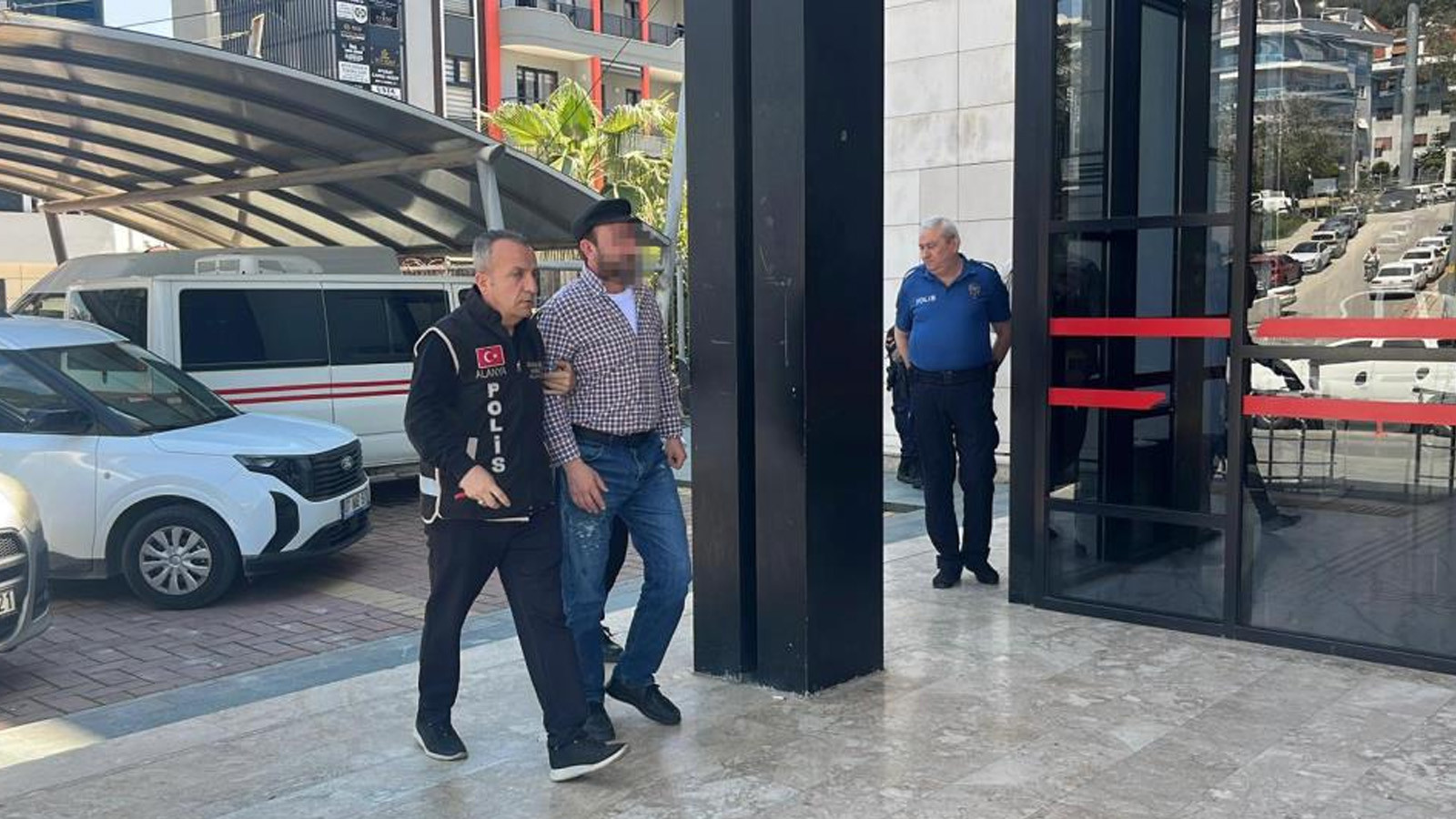 Antalya'da Cumhurbaşkanı Erdoğan'a hakaret eden şahıs tutuklandı