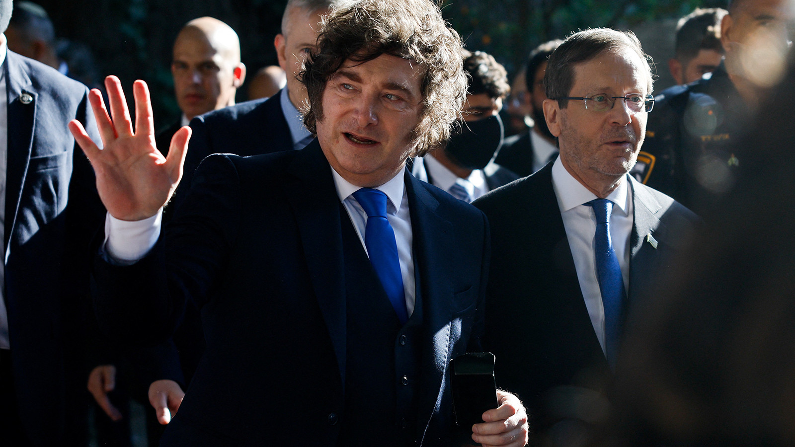 Arjantin’de kriz derinleşirken devlet başkanı İsrail’de şarkı söyledi