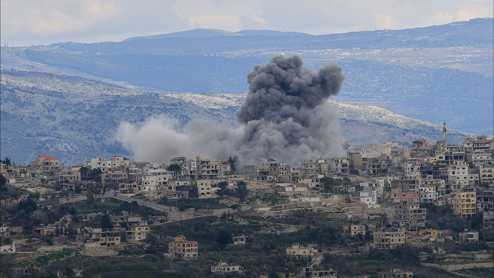 Direniş bu kentte başladı! İsrail'in hedefinde Bint Cubeyl kenti