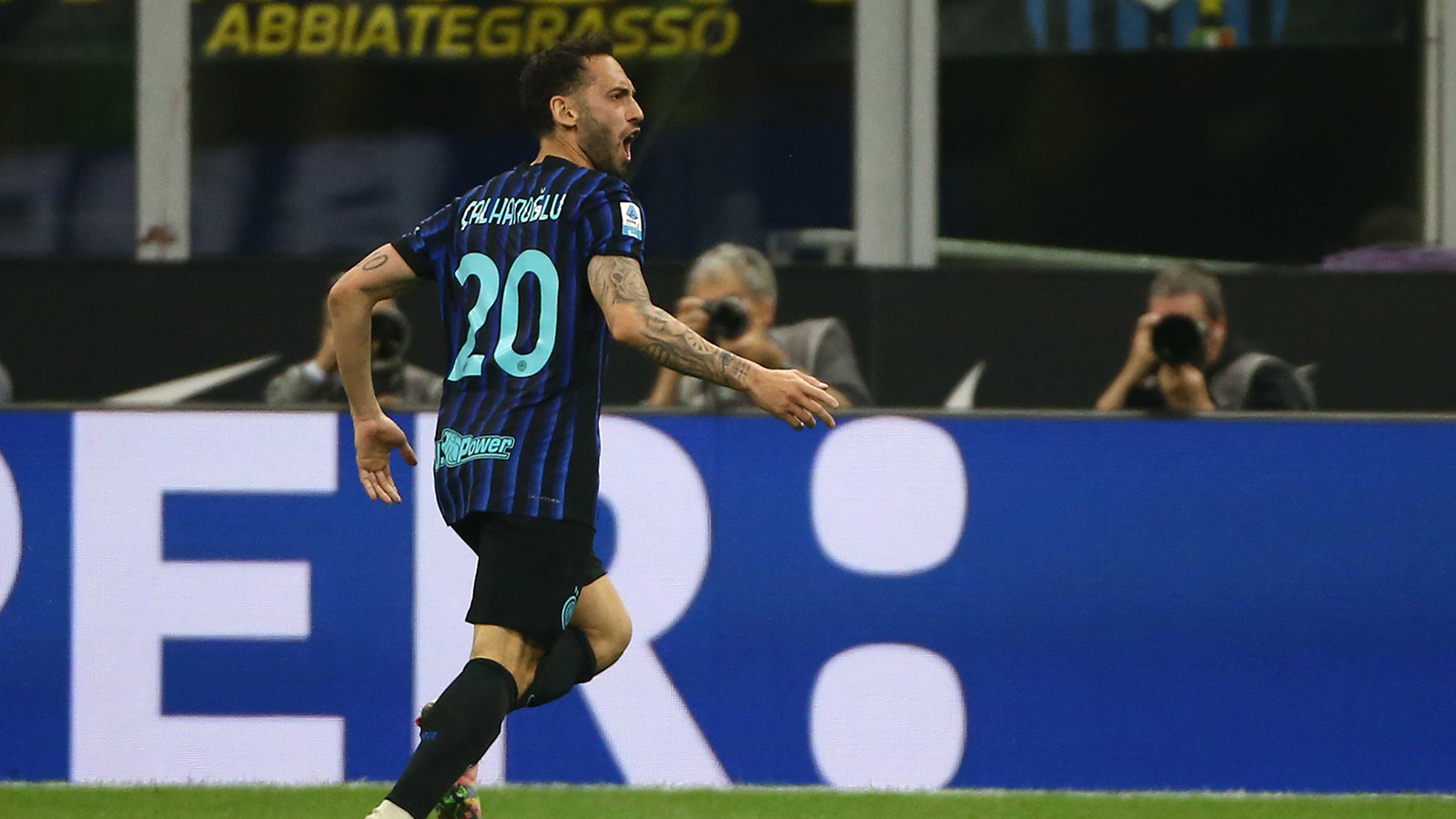 Galatasaray'ın Hakan Çalhanoğlu hayali suya düştü: Inter'de kalmaya ikna oldu